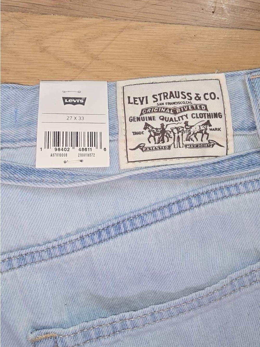 Light Wash Tie-Waist Women’s Levi Jeans - Picture 6 of 8